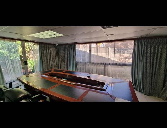 4 BEDROOM HOUSE FOR SALE IN ROOIHUISKRAAL